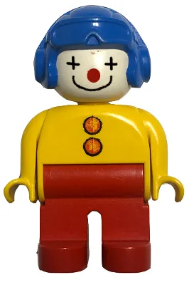 Duplo-Figur, männlicher Clown, rote Beine, gelbes Oberteil mit 2 Knöpfen, gelbe Arme, blauer Fliegerhelm