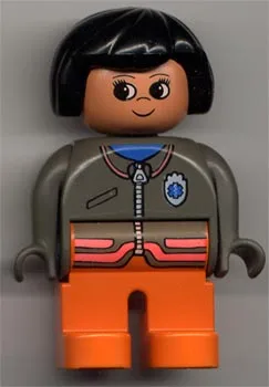 Duplo-Figur, Sanitäterin, orange Beine, Jacke mit Reißverschluss und Rettungssanitäter-Motiv „Stern des Lebens“.