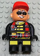 Figurine Duplo, Wheeler masculin, jambes noires avec patchs jaunes, sangles rouges, lunettes de soleil, casquette rouge (4141905)