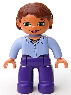 Duplo Figur Lego Ville, weiblich, dunkelviolette Beine, helllila Oberteil mit Knöpfen und Halskette, nougatfarbene Hände, rotbraunes Haar, grüne Augen
