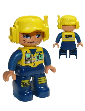 Figurine Duplo Lego Ville, homme, jambes et combinaison bleu foncé, gilet jaune, radio, badge d'identification, casquette jaune avec casque audio, léger sourire
