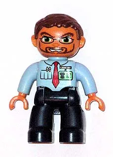 Figurine Duplo Lego Ville, homme, jambes bleu foncé, haut bleu clair avec cravate rouge et badge d'identification, cheveux châtain roux, barbe, lunettes