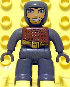 Duplo-figuur Lego Ville, mannelijk kasteel, donkerblauwgrijze benen, bruine borst, donkerblauwgrijze armen, donkerblauwgrijze handen