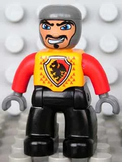 Duplo-figuur Lego Ville, mannelijk kasteel, zwarte benen, fel lichtoranje borst, rode armen, donkerblauwgrijze handen, brede scheve glimlach (4265815)