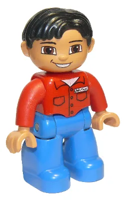 Figurine Duplo Lego Ville, homme, jambes bleues, chemise rouge à poches avec étiquette nominative, cheveux noirs, yeux marrons, mains couleur nougat