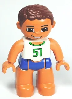Figurine Duplo Lego Ville, homme, maillot de bain bleu, haut blanc avec inscription verte « 51 », cheveux châtain roux