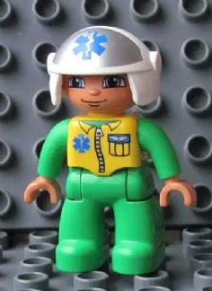 Duplo Figur Lego Ville, männlicher Sanitäter, hellgrüne Beine und Overall mit gelber Weste, weißer Helm mit Rettungssanitäter-Symbol „Stern des Lebens“