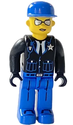 Polizei – Blaue Hosen, schwarze Jacke, blaue Mütze, Sonnenbrille