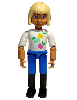 Belville Vrouw, Kind Meisje (Paardrijdster) - Blauwe korte broek, witte top met appelpatroon, zeer lichtoranje haar, zwarte schoenen (4107496)