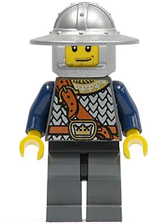 Fantasietijdperk - Kroonridder in schubbenpantser met borstband, helm met brede rand, grijns en stoppelbaard