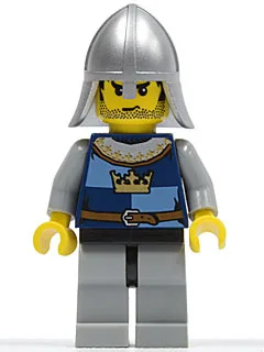 Fantasy-Ära – Rittergewand, Helm mit Nackenschutz, schwarzes, zerzaustes Haar und Bartstoppeln