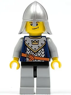 Fantasy-Ära – Schuppenpanzer für einen Kronenritter mit Krone, Helm mit Nackenschutz, schiefes Lächeln
