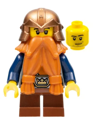 Époque fantastique - Nain, barbe orange foncé, casque en cuivre à bandes cloutées, bras bleu foncé, sourire narquois et barbe de trois jours