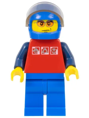 Rotes Hemd mit 3 silbernen Logos, dunkelblaue Ärmel, blaue Beine, blauer Helm, orange Sonnenbrille