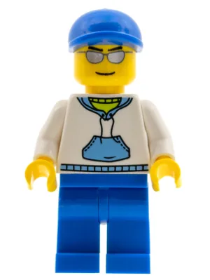Sweat à capuche blanc avec poche bleu moyen, jambes bleues et casquette à visière courte bleue.