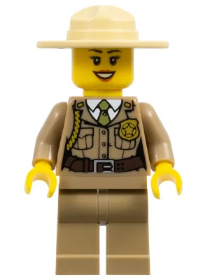 Police forestière - Veste beige foncé à poches, insigne et galon dorés, cravate vert olive, pantalon beige foncé, casquette de campagne