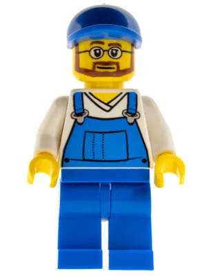 Overalls blauw over een T-shirt met V-hals, blauwe broekspijpen, blauwe pet met korte klep, baard en bril