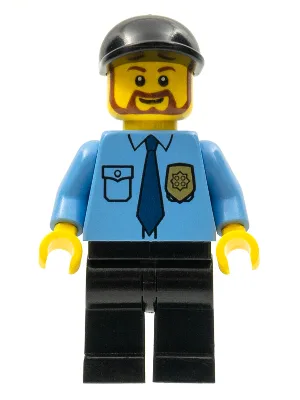 Polizei – Diensthemd mit dunkelblauer Krawatte und goldener Dienstmarke, schwarze Hose, schwarze Schirmmütze, brauner, abgerundeter Bart