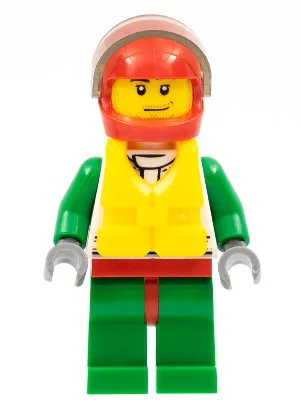 Octan – Jacke mit rot-grünem Streifen, rote Hüften und grüne Beine, roter Helm, durchsichtig-braunes Visier, Grinsen und Dreitagebart, Rettungswesten-Zentralschnalle