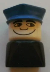 Duplo 2x2x2 Figurenstein (frühe Version), männlich, auf schwarzem Sockel, mit blauer Polizeimütze