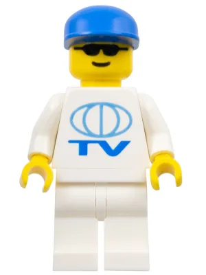 Großes TV-Logo-Muster, weiße Beine, blaue Kappe