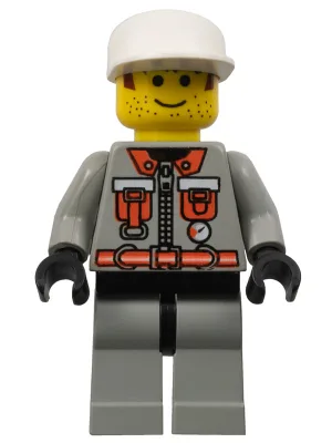 Pompiers - Centre-ville 5, jambes gris clair, hanches noires, casquette blanche, favoris bruns