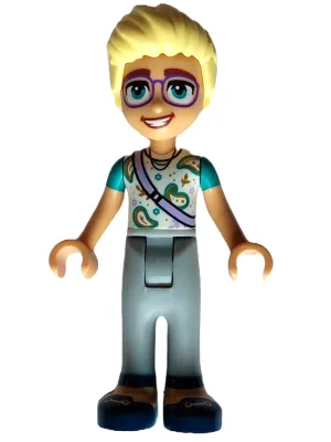 Vrienden Olly - Wit overhemd met paisleyprint, lavendelkleurige schoudertas, lichtblauwgrijze broek, donkerblauwe schoenen