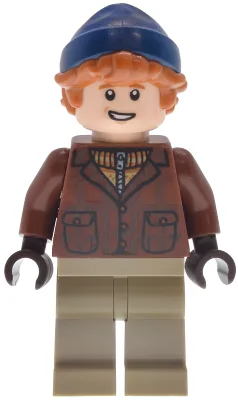 Ron Weasley - Roodbruine jas, donkerbruine broek, donkerblauwe muts