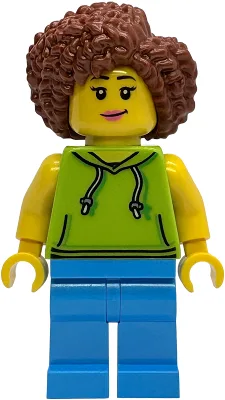 Conductrice de scooter - Femme, sweat à capuche vert citron, jambes bleu foncé, cheveux bouclés brun roux