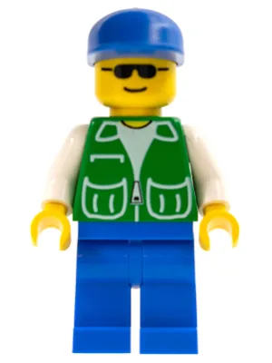 Groene jas met 2 grote zakken - blauwe broekspijpen, blauwe pet