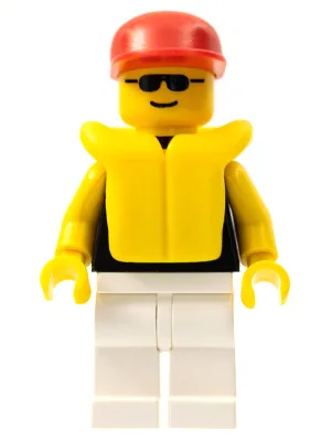 Effen zwart torso met gele armen, witte benen, zonnebril, rode pet en reddingsvest.