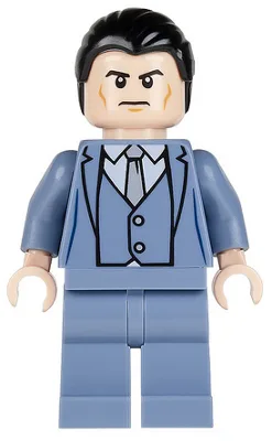 Bruce Wayne – Sandblauer Anzug