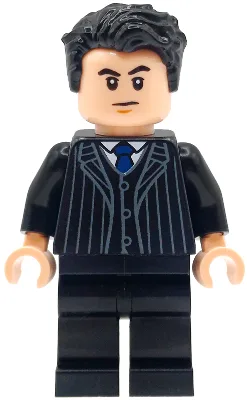 Bruce Wayne - Zwart pak met donkerblauwe stropdas