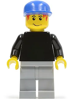 Effen zwart torso met zwarte armen, lichtblauwgrijze benen, blauwe pet (voetbaldoelman)