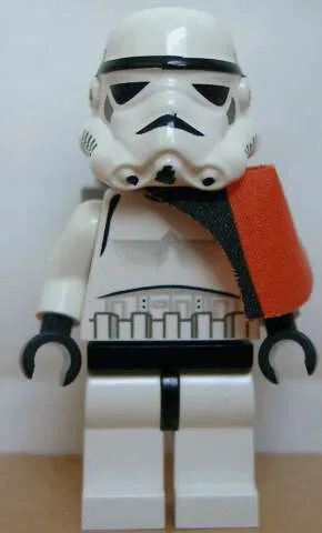 Sandtrooper - Oranje schouderstuk (effen), geen overlevingsrugzak, geen vuilvlekken, helm met effen mondstuk en effen zwart hoofd