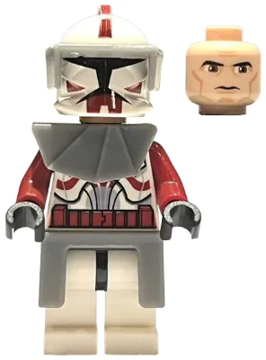 Klooncommandant Fox, Coruscant Guard (Fase 1) - Donkerblauwgrijs vizier, schouderstuk en kama, grote ogen, met een effen lichtblauwgrijze halve cirkel boven de riem.
