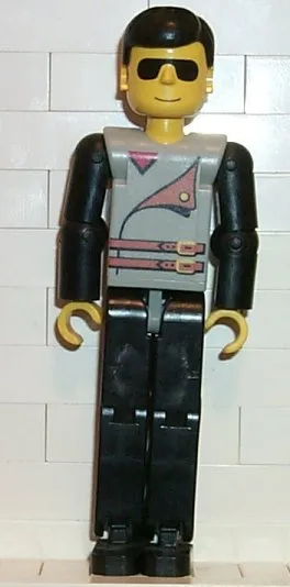 Figurine Technic jambes noires, haut gris clair avec 2 ceintures marron, bras noirs (4105224)
