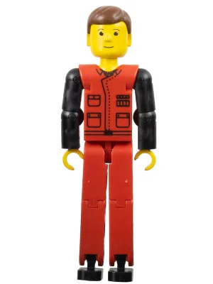 Technic-figuur met rode benen, rood bovenstuk met zwart patroon, zwarte armen en bruin haar.