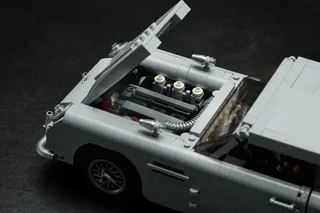 Aston Martin DB5 de James Bond