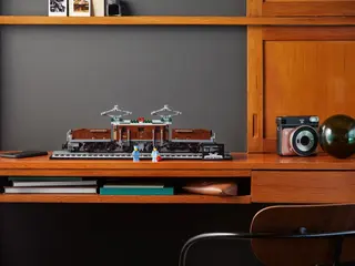 Locomotive Crocodile