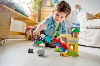 Dinosaurier Spidey-Rex gegen Grüner Kobold
