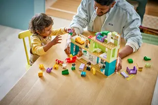 Maison familiale moderne 3 en 1 avec figurines