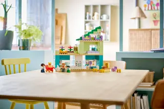 Maison familiale moderne 3 en 1 avec figurines