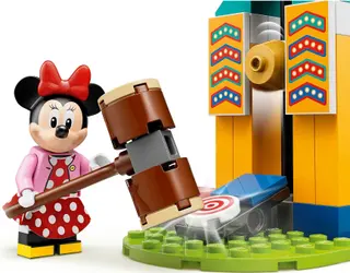 Jahrmarktspaß mit Mickey, Minnie und Goofy