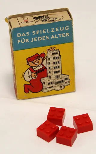 Lasst uns mit LEGO spielen