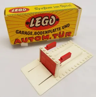 Garage Plate and Door (Gray Base and Door Frame)