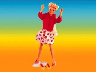 Emma im Blumenkleid