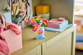 Parfümflasche mit Blumendekor