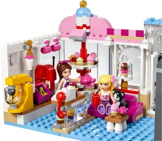 Heartlake Cupcake Café