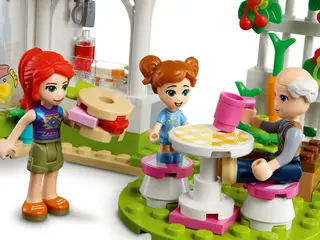Heartlake City Bio-Café